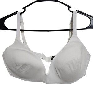 Victorias Secret Body Ipex No Wire Bra Size 38C White Adjustable Padded